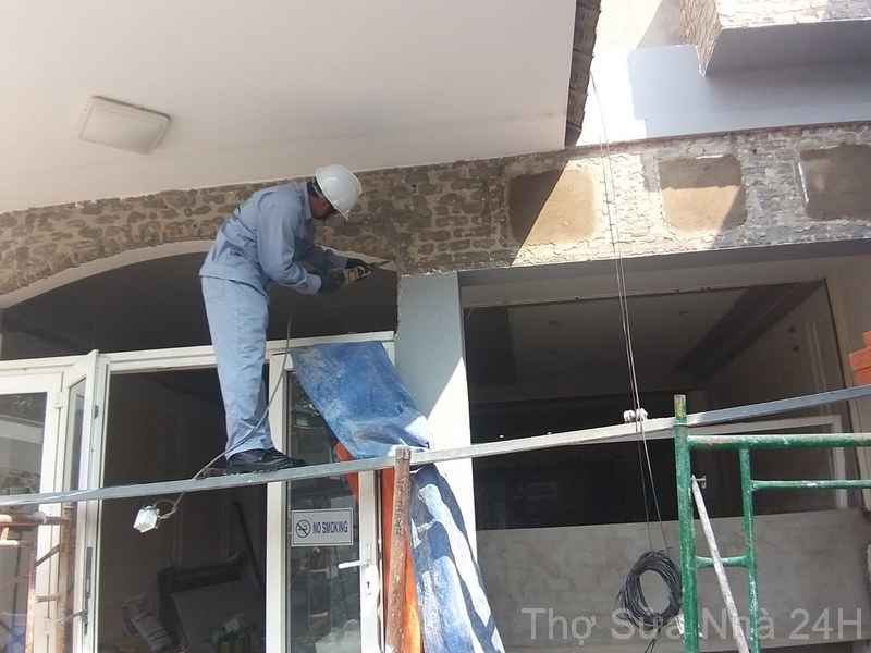 House repair service in Binh Thanh District